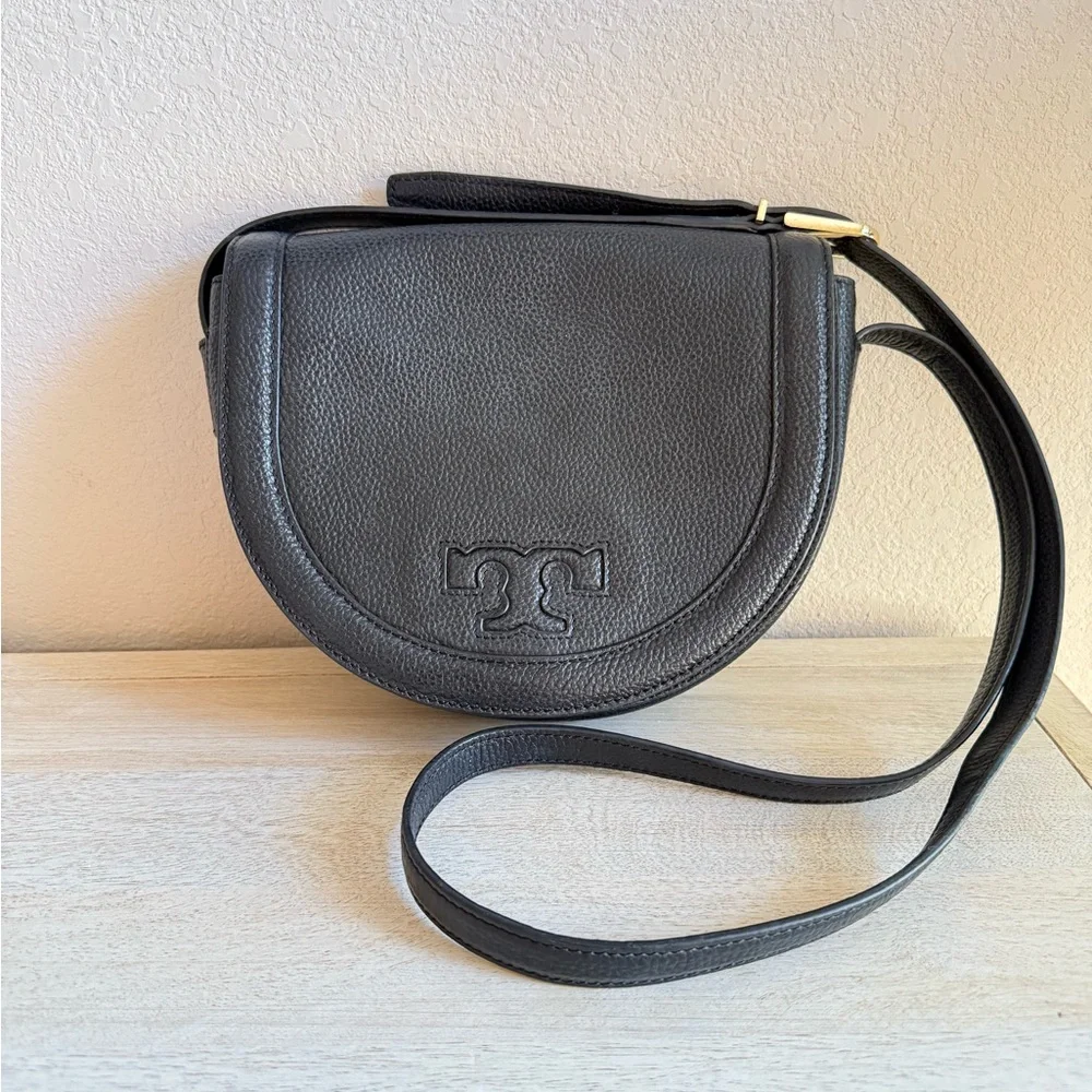 Tory Burch Serif T Leather Saddle Bag